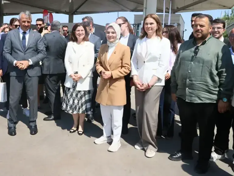 Bakan Göktaş Kapıkule'de gurbetçileri karşıladı