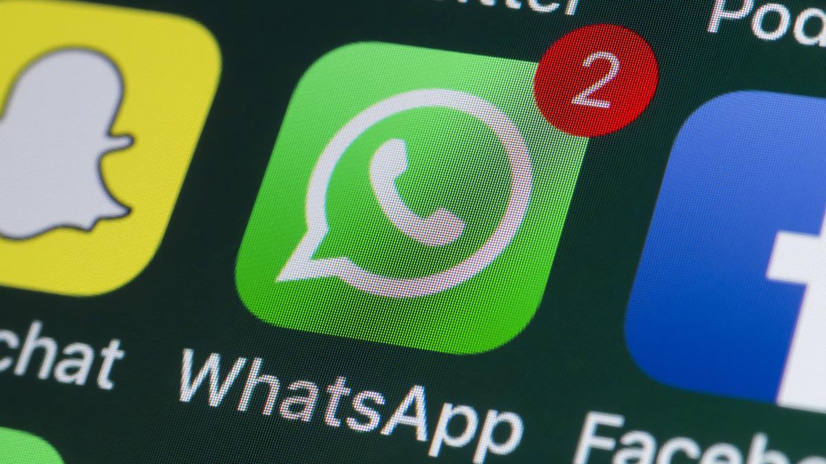 WhatsApp'ta aynı sesli mesajı tek tek gönderme derdi bitiyor