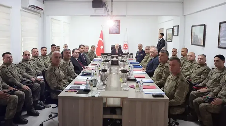 Bakan Güler'den KKTC 14. Zırhlı Tugay Komutanlığına ziyaret