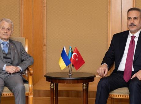 Dışişleri Bakanı Hakan Fidan, Kırım Tatarlarının Milli Lideri Kırımoğlu ile görüştü
