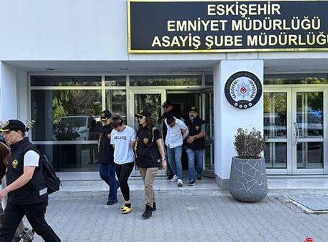 Eskişehir'de 1'i polis 11 kişinin yaralandığı kavga! 18 zanlıdan 5'i tutuklandı