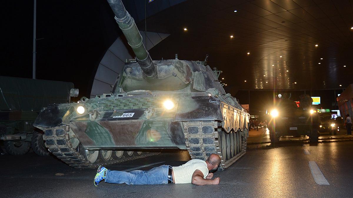 15 Temmuz hain darbe girişiminin 10. yılı! 21 saatte böyle bastırıldı