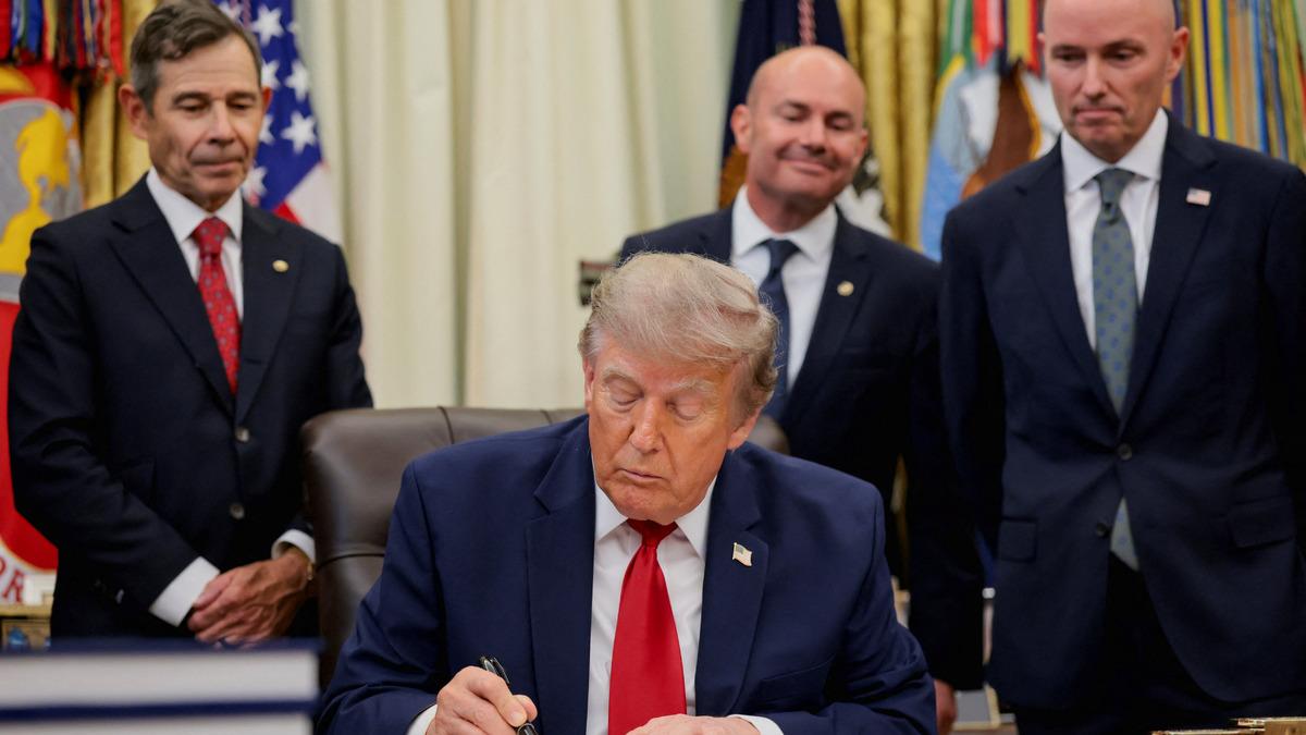 Hürmüz Boğazı'yla ilgili yeni karar! Trump duyurdu