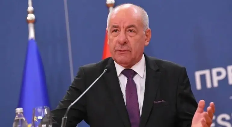 Önce 16 yıllık dönemi bitirdi, şimdi cumhurbaşkanını da koltuğundan etti!