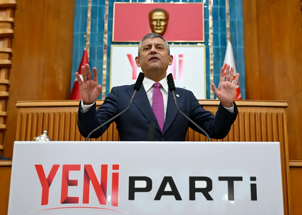 Özgür Özel: Türkiye'nin tüm demokratlarını partimize davet ediyorum