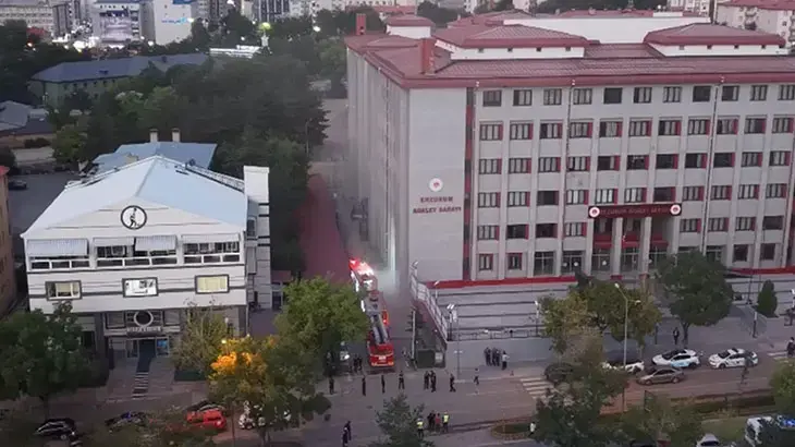 Erzurum Adliyesinin arşiv bölümünde yangın