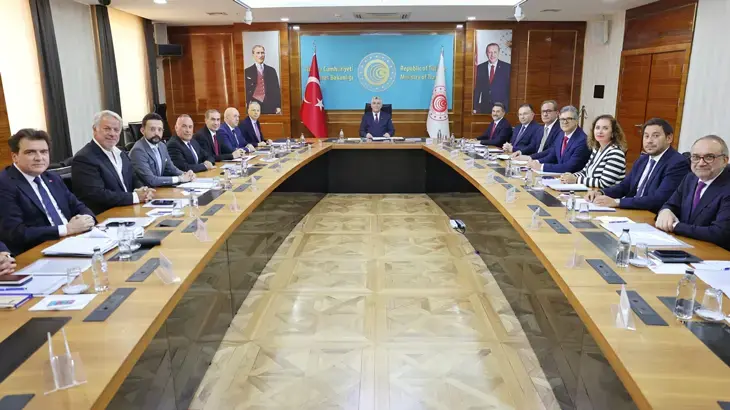 Bakan Bolat, Hizmet İhracatçıları Birliği yönetimini kabul etti!
